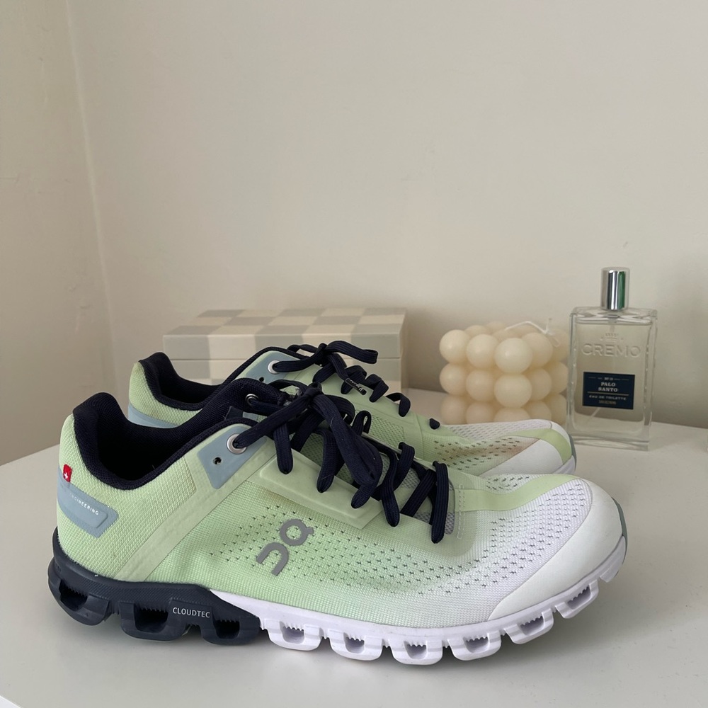 On clouds size 10 women